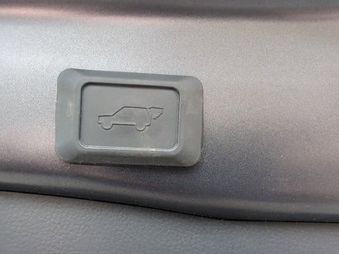 Used 2019 Toyota RAV4 XLE image 29