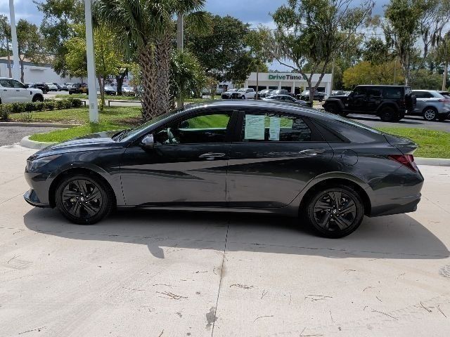 Certified 2021 Hyundai Elantra SEL FWD image 10