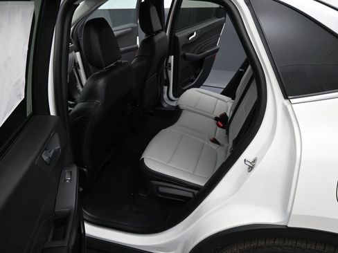 New 2025 Ford Escape SE image 13