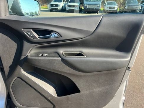 Used 2018 Chevrolet Equinox LT AWD/4WD image 10
