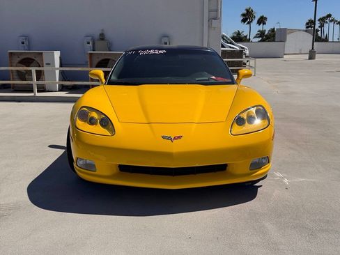 Used 2007 Chevrolet Corvette Coupe w/ Preferred Equipment Group RWD image 2