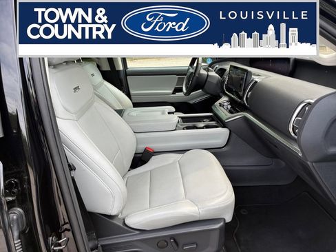 Used 2025 Ford Expedition Max Platinum w/ Driver's Package AWD/4WD image 25