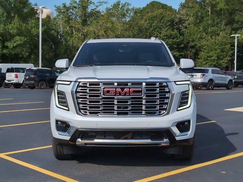 New 2026 GMC Yukon Denali w/ Denali Reserve Package AWD/4WD image 10