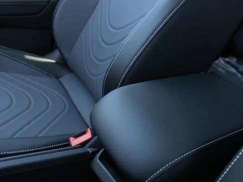 New 2026 Volkswagen Tiguan SE AWD/4WD image 18
