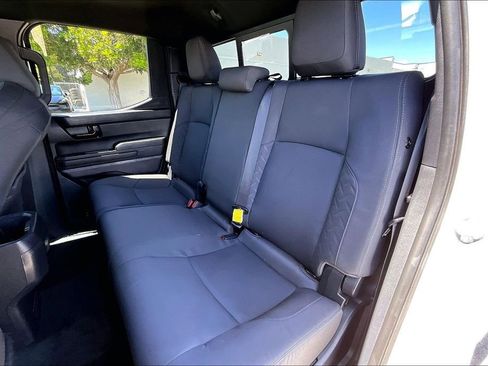 Certified 2025 Toyota Tacoma SR5 w/ SR5 Upgrade Package AWD/4WD image 23