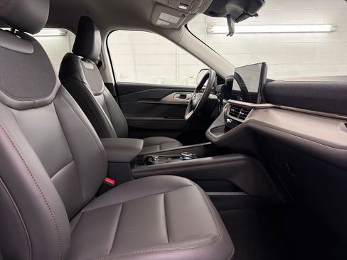 New 2026 Ford Explorer Active image 28