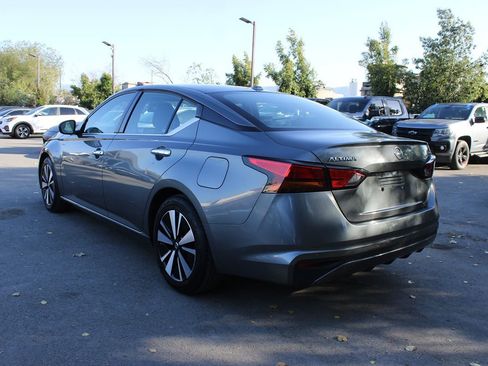 Used 2021 Nissan Altima 2.5 SV FWD image 5