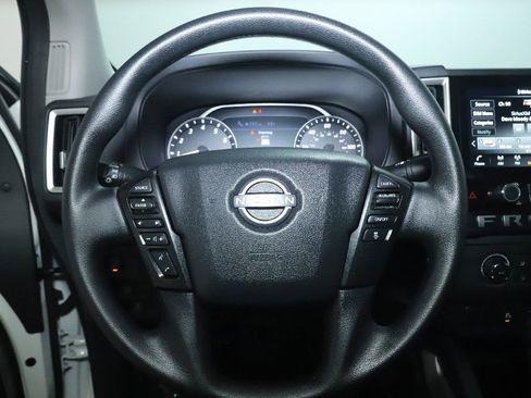 Used 2025 Nissan Frontier SV RWD image 21