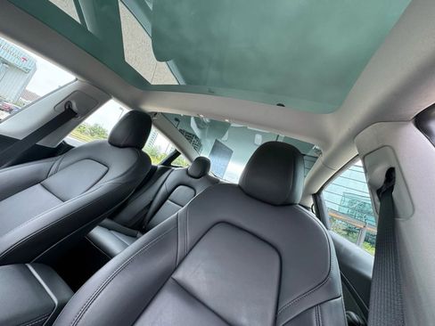 Used 2022 Tesla Model 3 Standard Range image 14