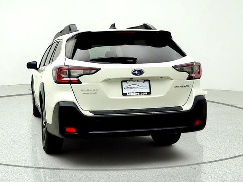Used 2024 Subaru Outback Premium AWD/4WD image 6