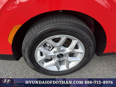 Used 2025 Kia Soul LX w/ LX Technology Package FWD image 19
