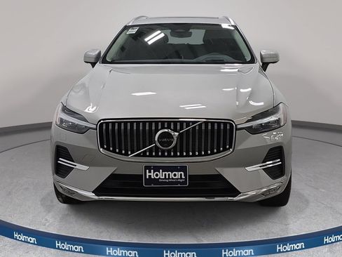 Used 2022 Volvo XC60 B5 Inscription w/ Advanced Package AWD/4WD image 3