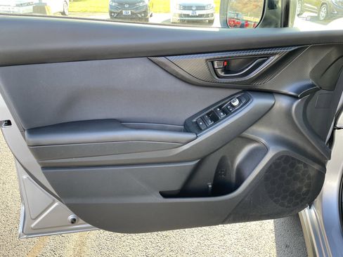 Used 2022 Subaru Crosstrek 2.0i Premium w/ Moonroof Package image 11