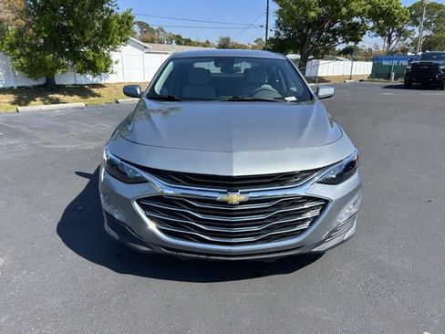 Used 2023 Chevrolet Malibu LT image 2