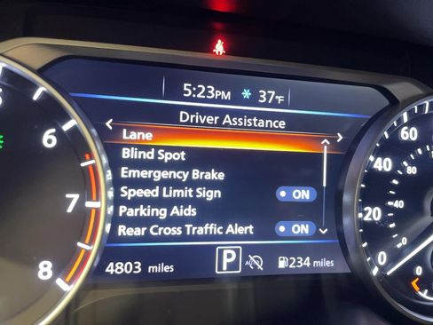 Used 2024 Nissan Sentra SR w/ SR Premium Package image 17