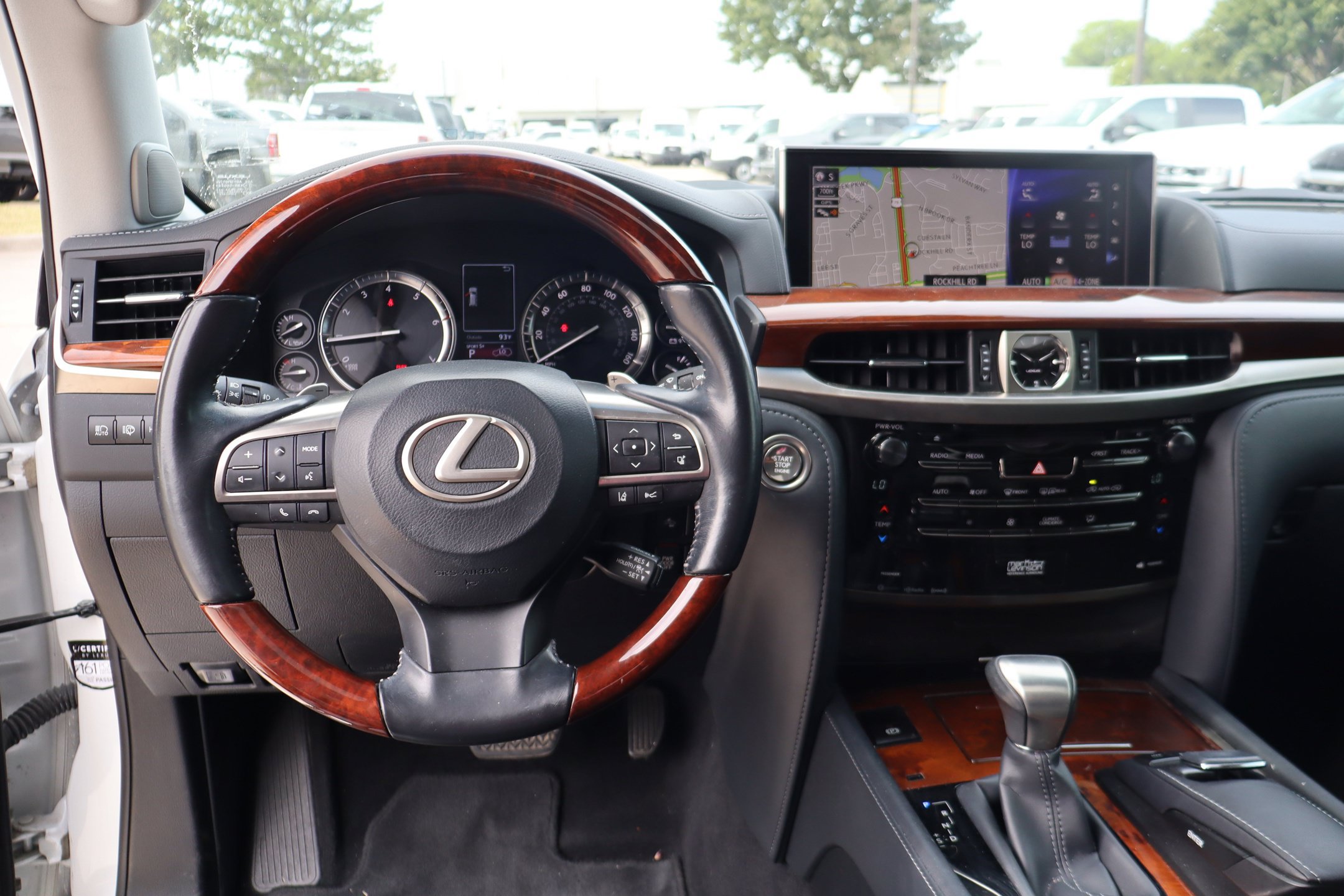 Used 2019 Lexus LX 570 4WD w/ Luxury Package image 21