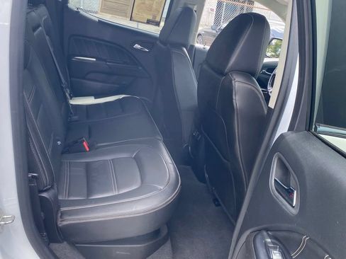 Used 2022 GMC Canyon Denali RWD image 16