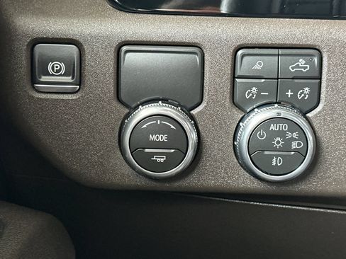 Certified 2026 GMC Sierra 1500 SLT RWD image 35