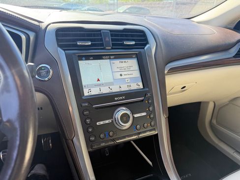 Used 2017 Ford Fusion Platinum FWD image 20