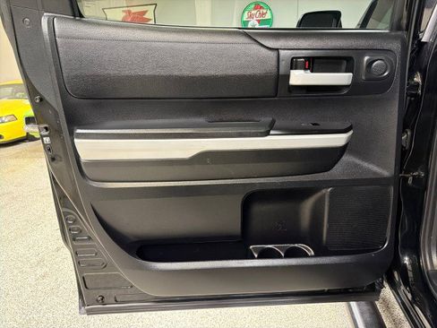 Used 2019 Toyota Tundra SR5 w/ SR5 Upgrade Package image 28