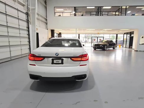 Used 2017 BMW 750i RWD image 3