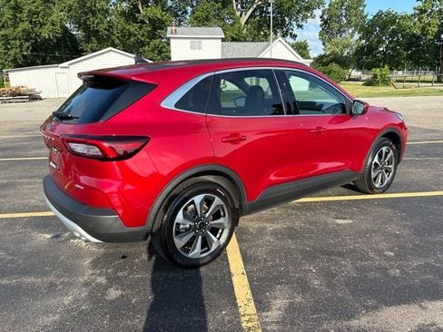 Used 2025 Ford Escape Platinum AWD/4WD image 3