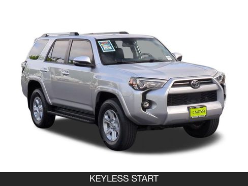 Used 2022 Toyota 4Runner SR5 Premium AWD/4WD image 2