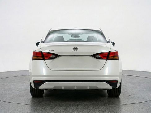 Used 2025 Nissan Altima 2.5 SV image 7