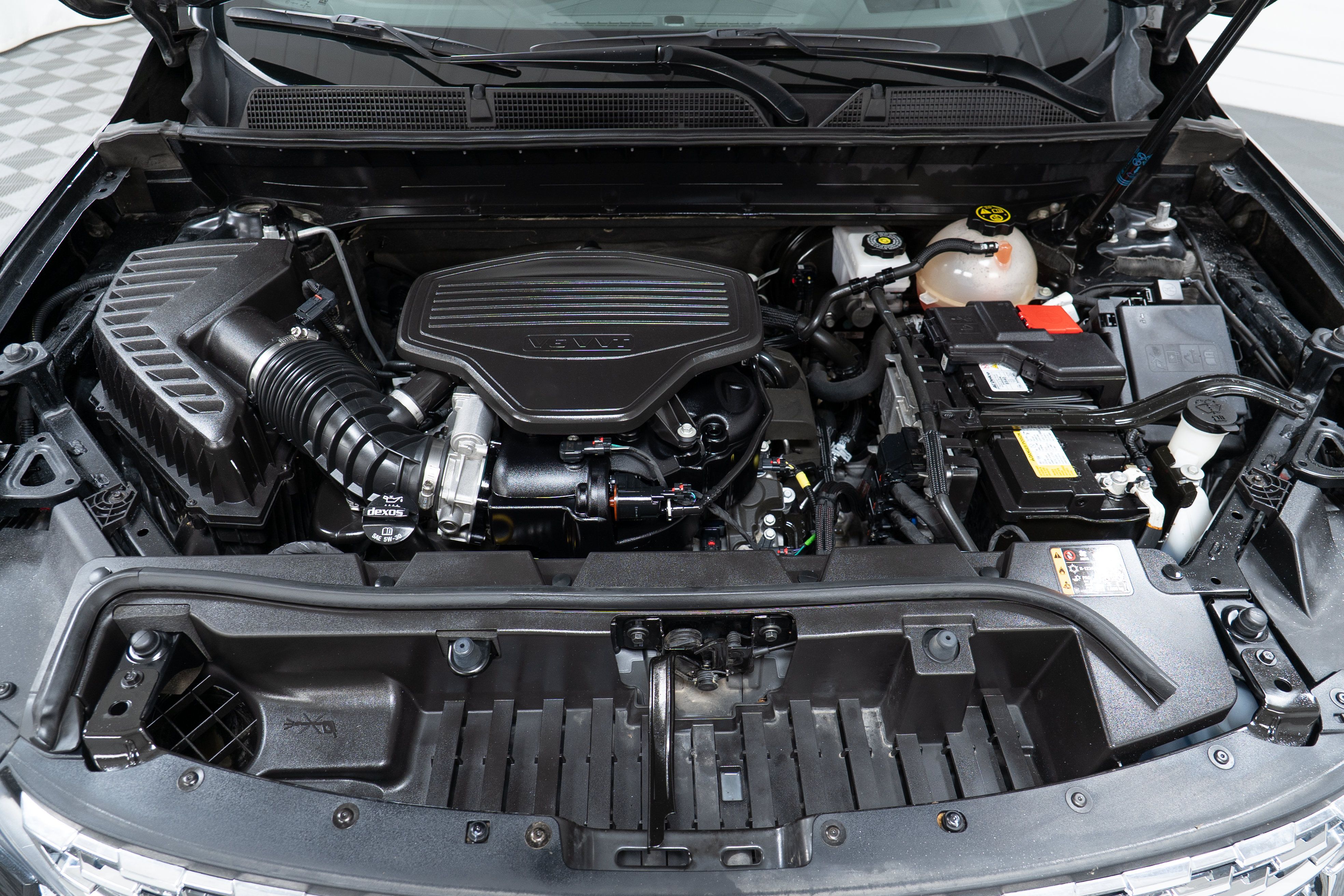Used 2023 GMC Acadia Denali w/ Denali Ultimate Package FWD image 9