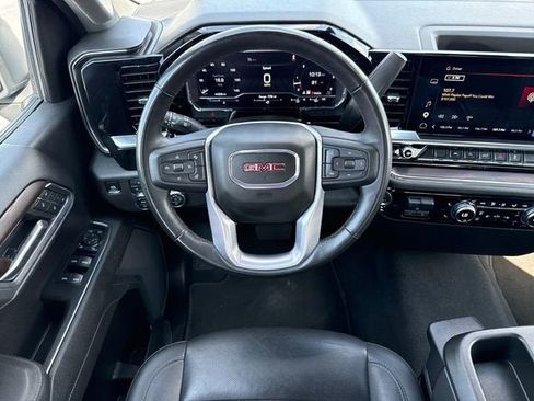 Used 2025 GMC Sierra 1500 SLT AWD/4WD image 14