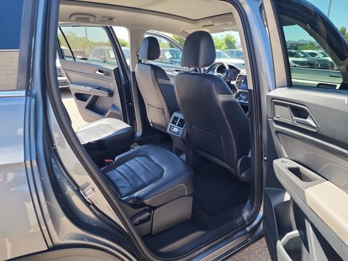 Used 2022 Volkswagen Atlas SEL Premium image 18