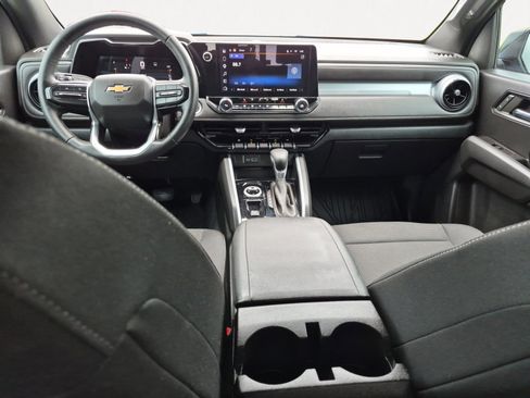 Used 2023 Chevrolet Colorado LT w/ LT Convenience Package II AWD/4WD image 3