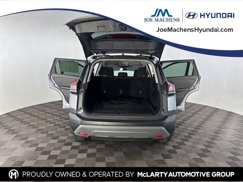 Used 2023 Nissan Rogue S image 18