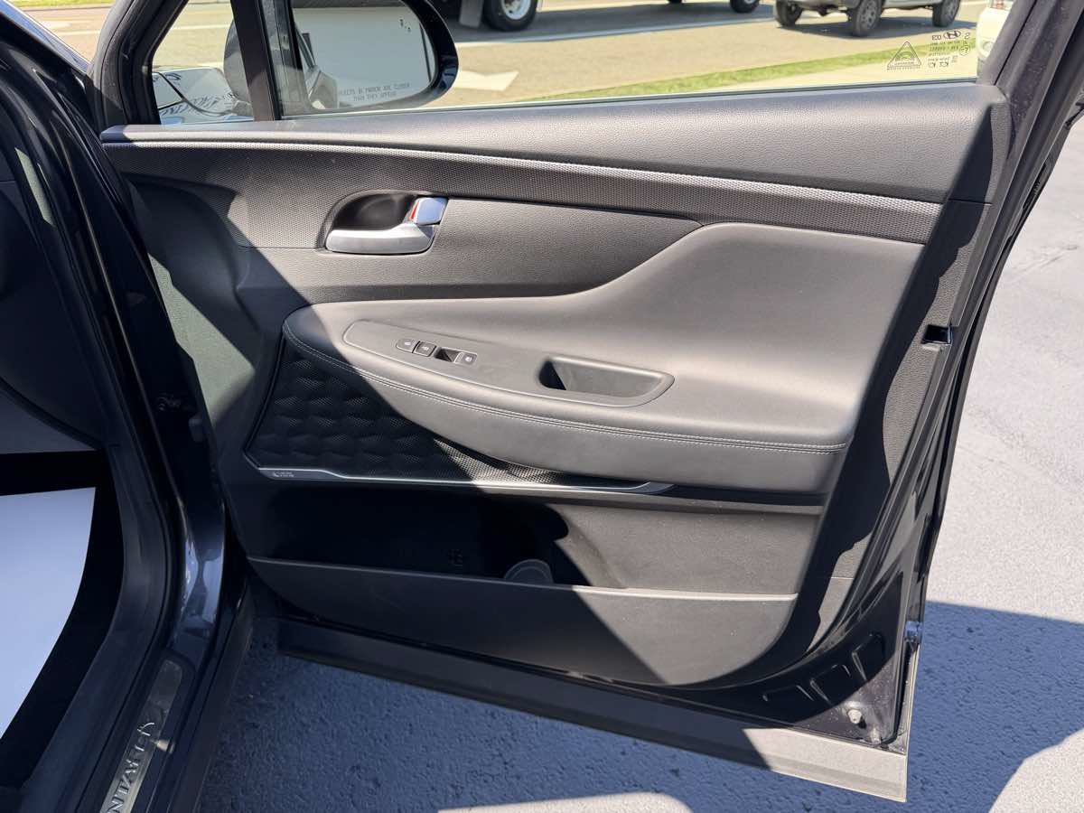 Used 2020 Hyundai Santa Fe Limited AWD/4WD image 20
