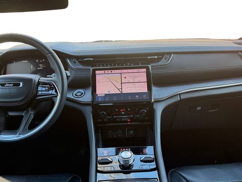 Used 2023 Jeep Grand Cherokee L Overland image 11