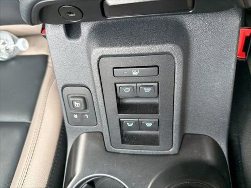 Used 2022 Ford Bronco Wildtrak image 36