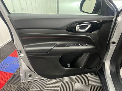Used 2025 Jeep Compass Trailhawk AWD/4WD image 20