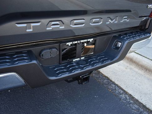Used 2020 Toyota Tacoma SR5 image 48