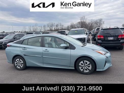 Used 2016 Toyota Prius Four w/ Advanced Technology Package image 4