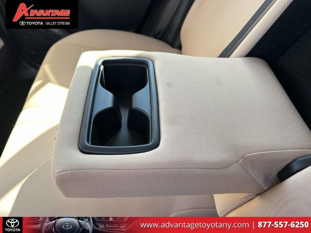 Used 2022 Toyota RAV4 LE AWD/4WD image 15