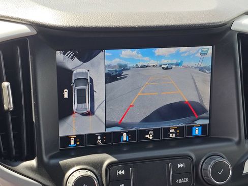 Used 2023 GMC Terrain SLT w/ Tech Package FWD image 19