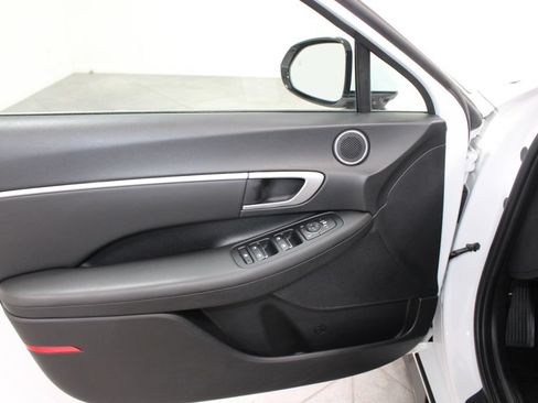 Used 2025 Hyundai Sonata SEL FWD image 17