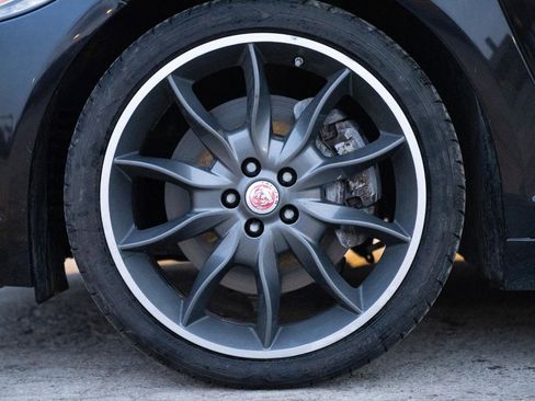 Used 2015 Jaguar XF Portfolio image 9