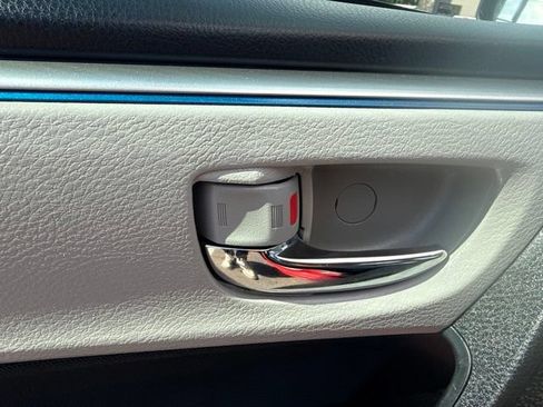 Used 2016 Toyota Corolla LE FWD image 15