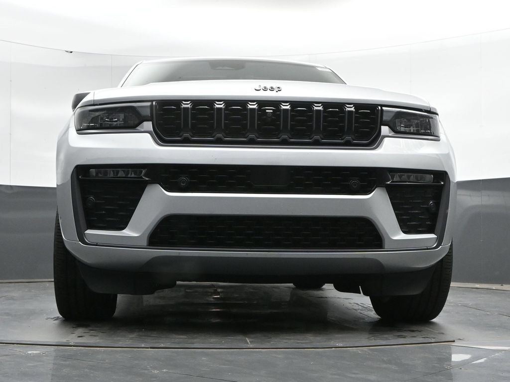 Used 2026 Jeep Grand Cherokee Limited AWD/4WD image 44