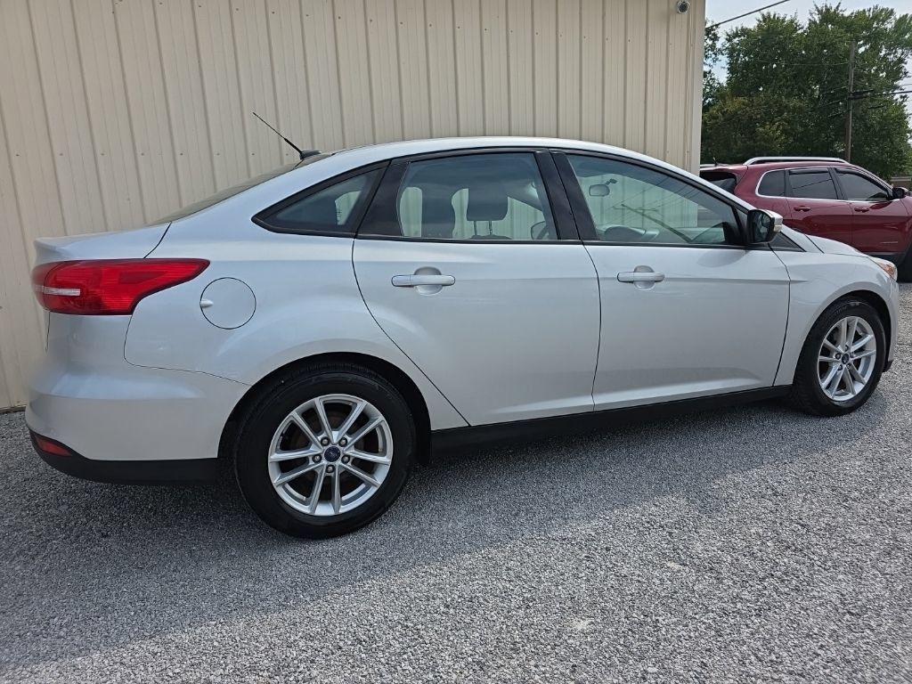 Used 2016 Ford Focus SE FWD image 6