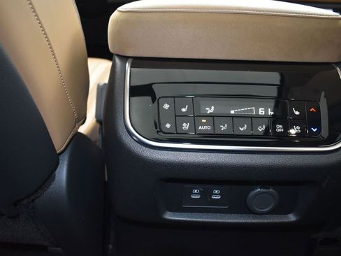 Certified 2025 INFINITI QX80 Sensory image 18