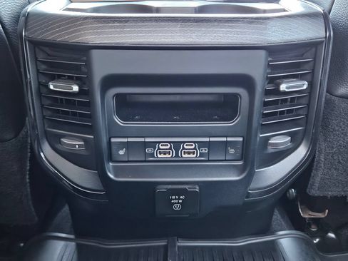 Used 2024 RAM 2500 Limited AWD/4WD image 29
