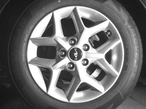 Used 2025 Kia Soul LX w/ LX Technology Package FWD image 14