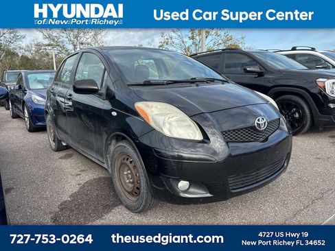 Used 2009 Toyota Yaris 4-Door Hatchback image 4